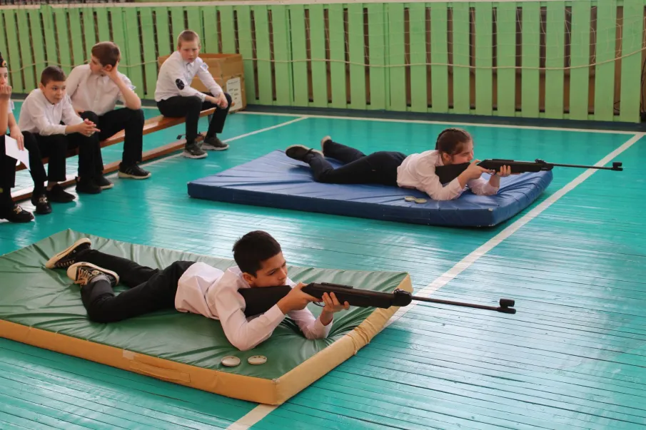 В 9 классе прошел классный час "Патриотизм. Гражданственность. Долг. Безопасность"